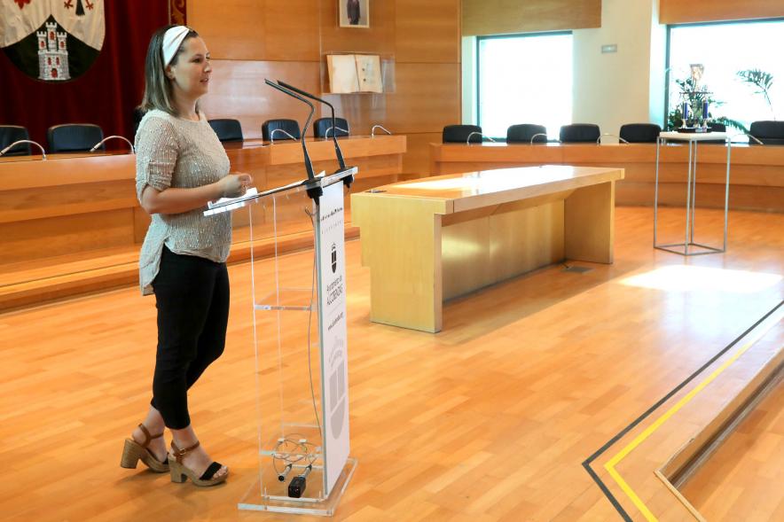 Recepción Royal Oaks Cavaliers - Discurso de la concejal de deportes María Espín.