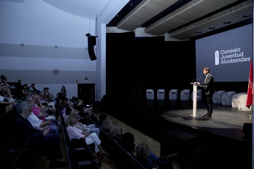 Acto sobre Salud Mental Plano del discurso de un responsable del consejo de la Juventud.