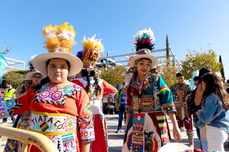 Desfile Festival Intercultural Día de la Hispanidad - Posado del grupo  cultural de Tiatacó.