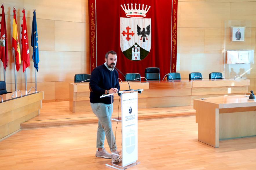   Entrega Diplomas Festival Intercultural Día de la Hispanidad - Discurso de un respresentante municipal.