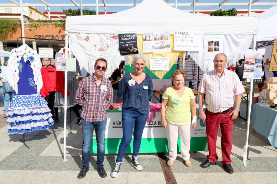 Feria de las Asociaciones 2022 - Posado de los miembros de la Asociacion andaluza de Alcobendas.