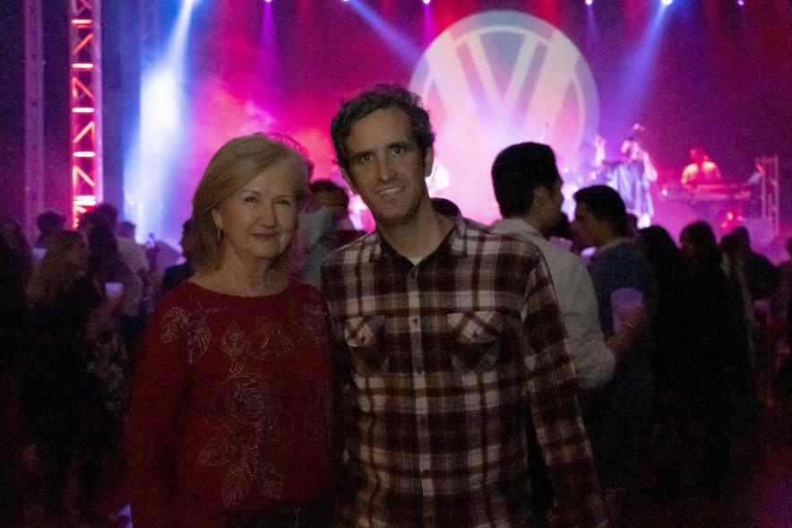 Forever Young Festival - Posado del alcalde  Retolaza con Ofelia Culebradas en un ambiente disco.