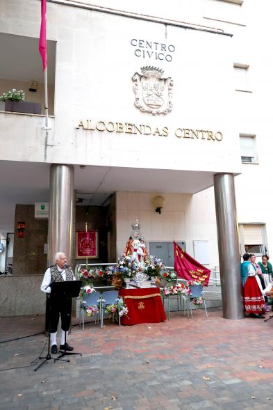 Fiesta de la Fuensanta de la Casa Regional de Murcia - Imagen de un momento del pregón celebrado en el exterior del centro cívico Alcobendas Centro.