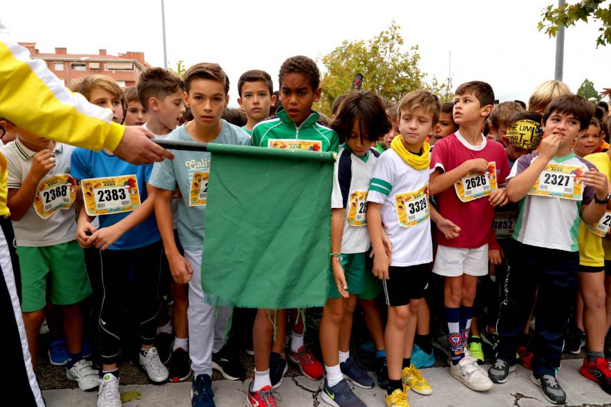 Milla Escolar 2022- Imagen de los niños esperando la salida.