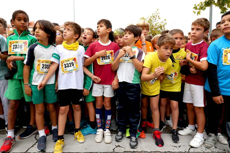 Milla Escolar 2022 - Primer plano del grupo infantil de corredores.