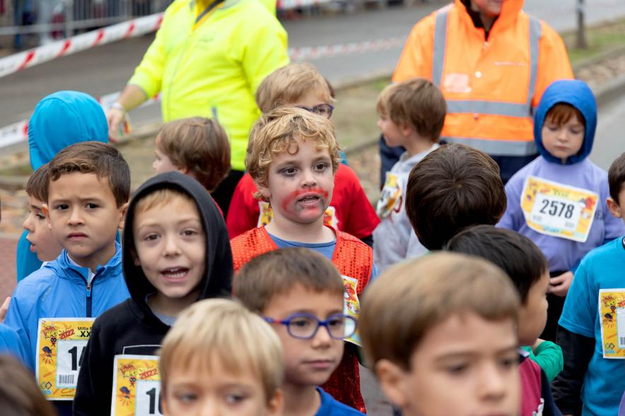  Milla Escolar 2022 - Imagen de los niños esperando la salida. 