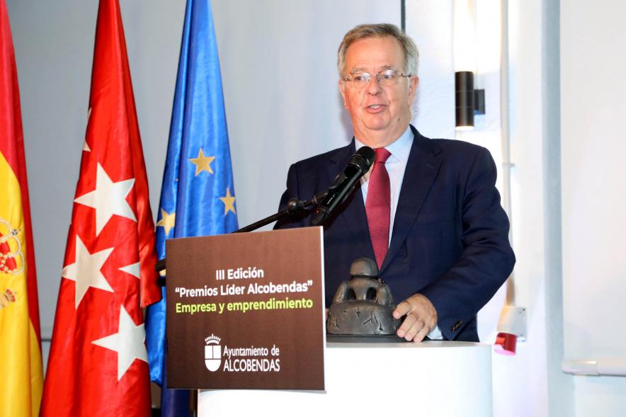 IIIª Edición Premios Lider Alcobendas - Primer plano del discurso de un empresario.