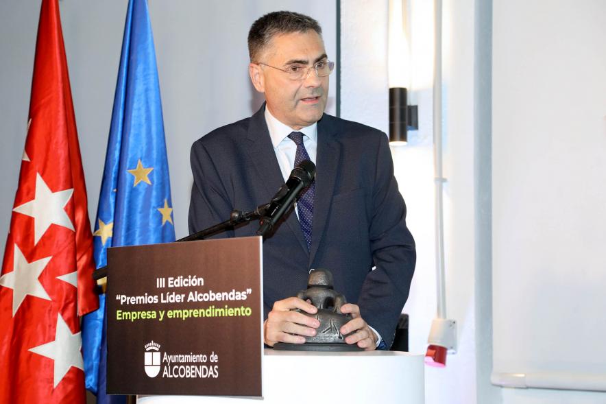 IIIª Edición Premios Lider Alcobendas - Primer plano del discurso de un empresario.