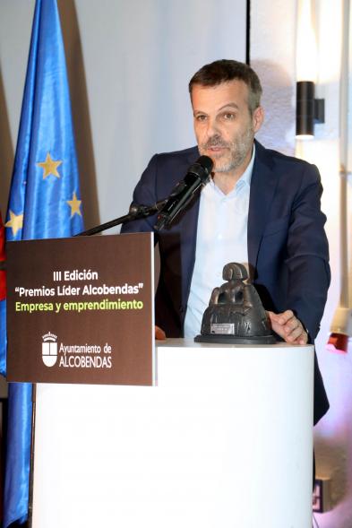 IIIª Edición Premios Lider Alcobendas - Primer plano de un galardonado.