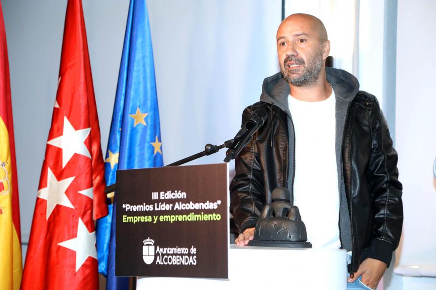 IIIª Edición Premios Lider Alcobendas - Primer plano de un galardonado.