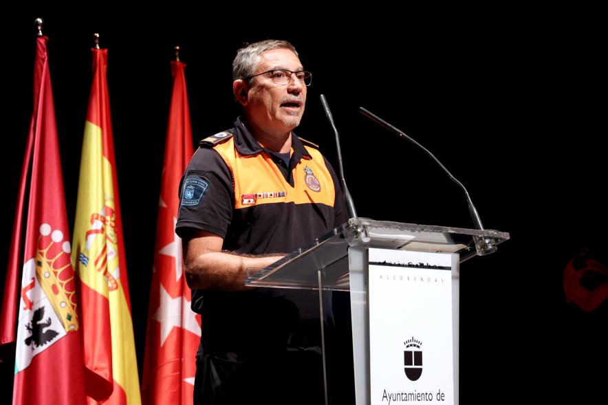 Entrega de Medallas y Reconocimientos de Protección Civil 2022 - Primer plano del responsable de Protección Civil.