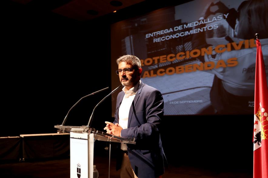 Entrega de Medallas y Reconocimientos de Protección Civil 2022 - Primer plano del discurso del vicealcalde Sánchez Acera.