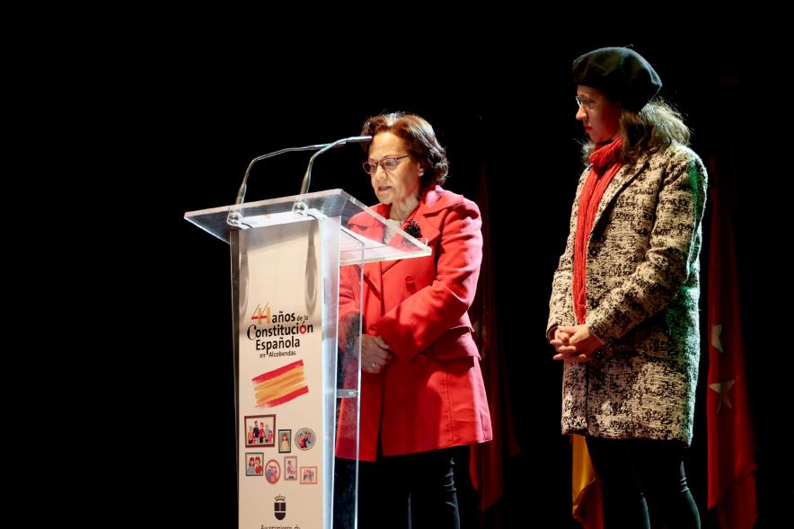 Actos de la Constitución 2022 - Imagen del discurso de una alcobendense  homenajeada.