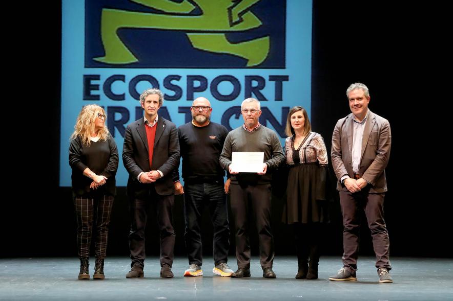 Gala del Deporte 2022 -  La corporación municipal posa con varios galardonados.
