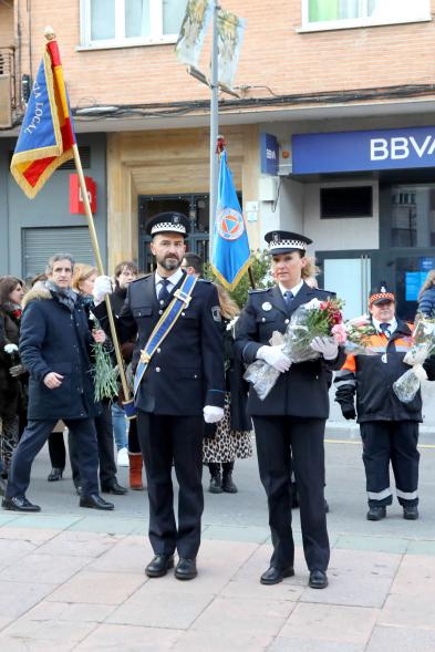 Ofrenda Floral 2023 - Imagen de la Policía Municipal de Alcobendas, en un momento de la marcha de la ofrenda floral.