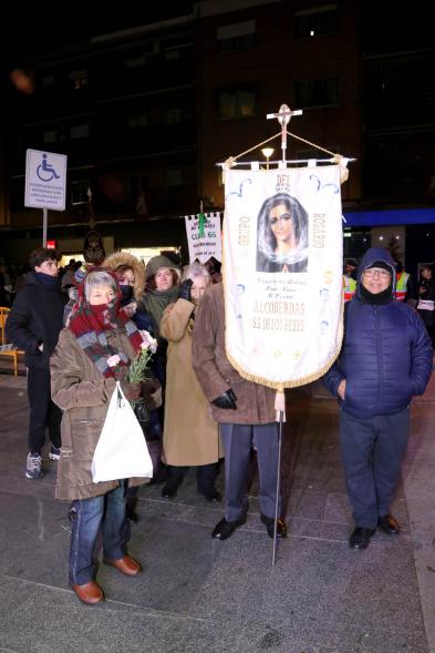 Ofrenda Floral 2023 -  Imagen de los miembros de la Asociación del Santo Rosario esperando para hacer la entrega de las flores para la ofrenda.