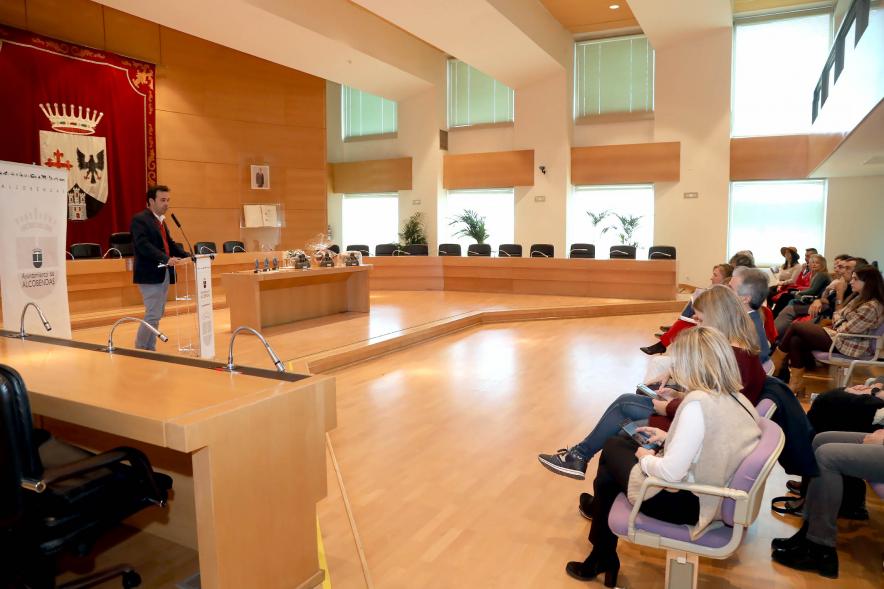 Entrega de Premios de Escaparates 2023 -  Imagen de un momento del discurso del concejal Roberto Fraile.