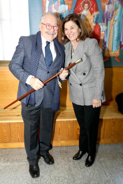 Elección del Prioste Mayor Fiestas Virgen de la Paz 2023 - Posado del nuevo Prioste Mayor con la Presidenta de la Hermandad.