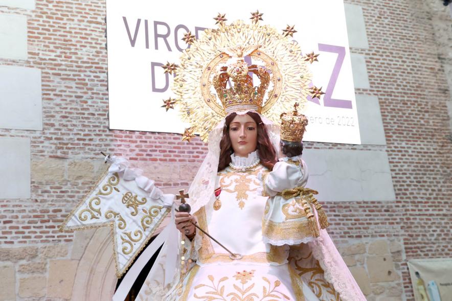 Procesión Virgen de la Paz 2023 - Imagen de primer plano de la Virgen de la Paz.