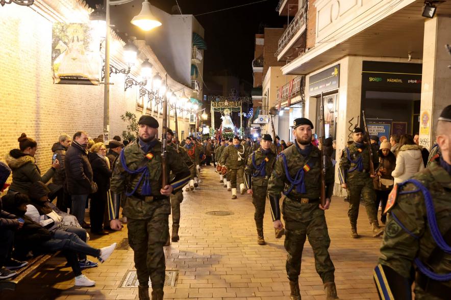 Procesión Virgen de la Paz 2023 - Imagen de un momento de los militares del grupo Lume de Baqueira.