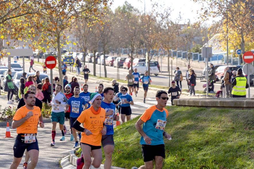 San Silvestre 2022 - Imagen de algunos corredores durante la carrera.