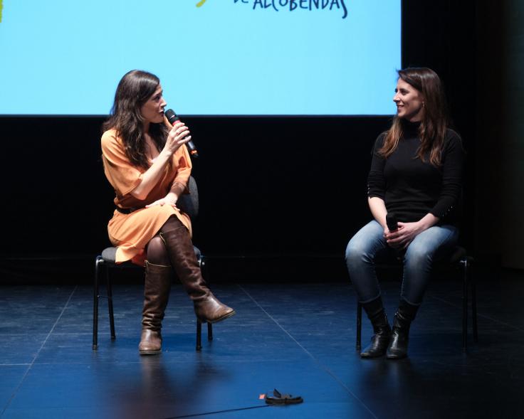 I Jornada de inclusión profesional en las artes escénicas en Alcobendas - Imagen de dos ponentes en la presentación proyecto Construyendo un canto abierto.