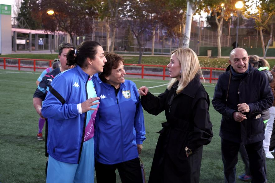 Partido de fútbol entre las veteranas del Alcobendas CF y las del RCD Espanyol 04