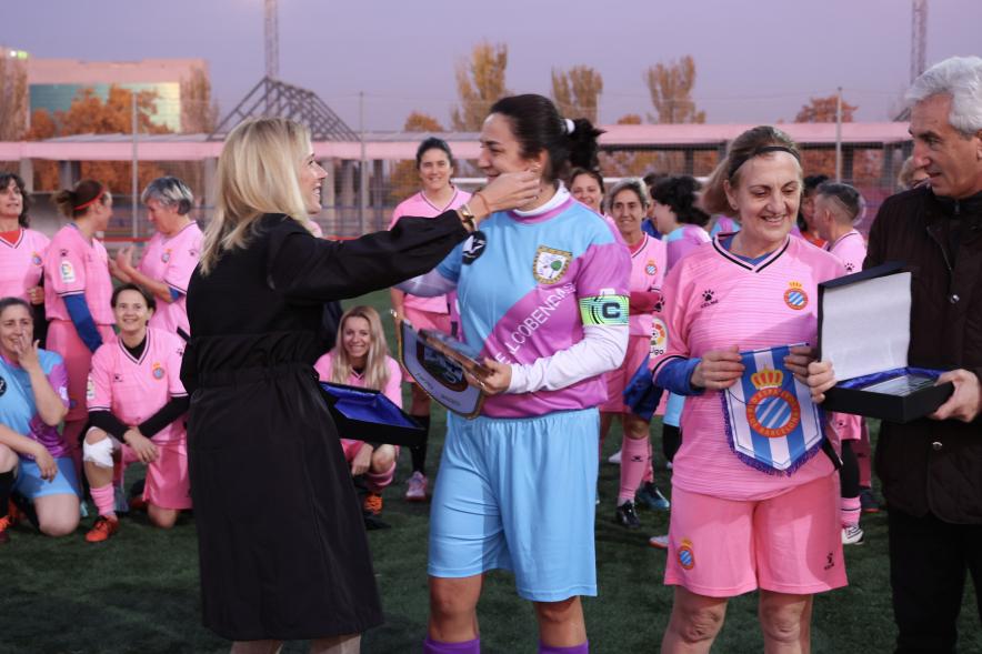 Partido de fútbol entre las veteranas del Alcobendas CF y las del RCD Espanyol 10