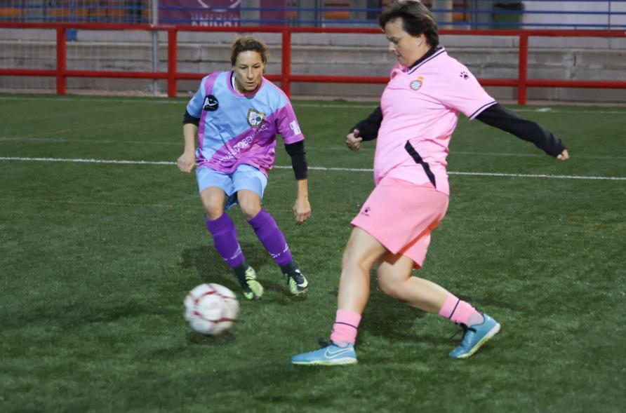 Partido de fútbol entre las veteranas del Alcobendas CF y las del RCD Espanyol 16