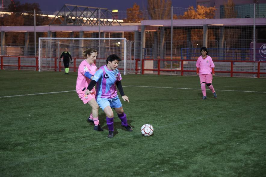 Partido de fútbol entre las veteranas del Alcobendas CF y las del RCD Espanyol 19