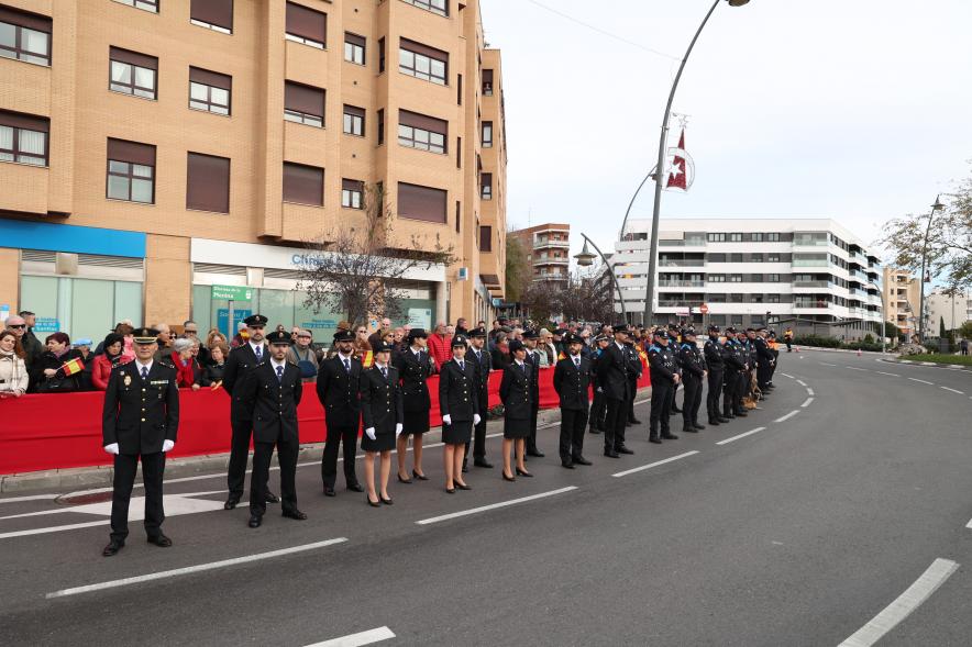Día de la Constitución Española 2023 - Imagen policía local en formación.