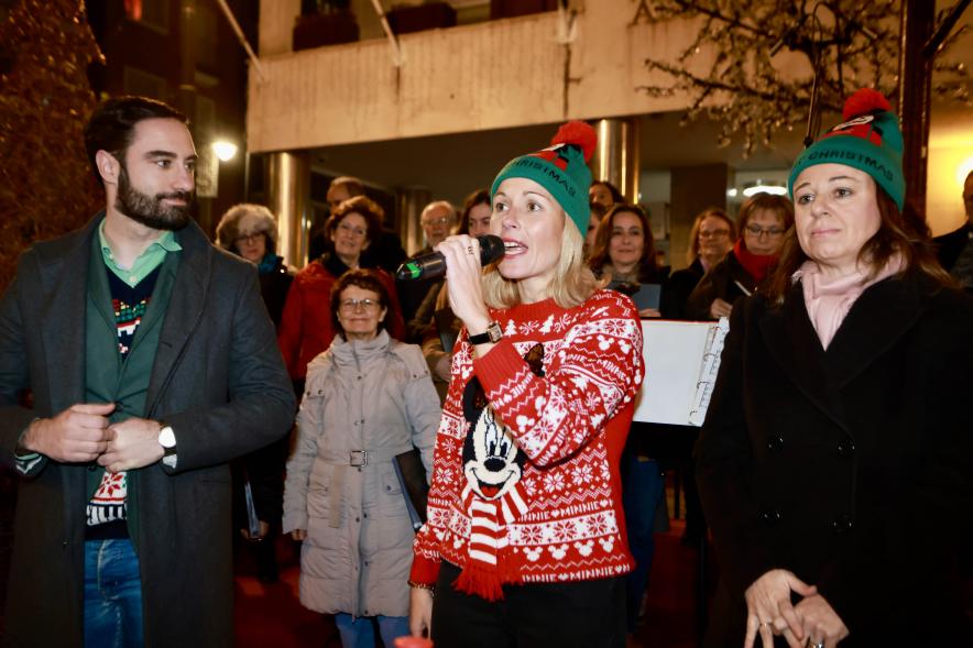 Encendido de las luces de Navidad, alcaldesa dando un discurso