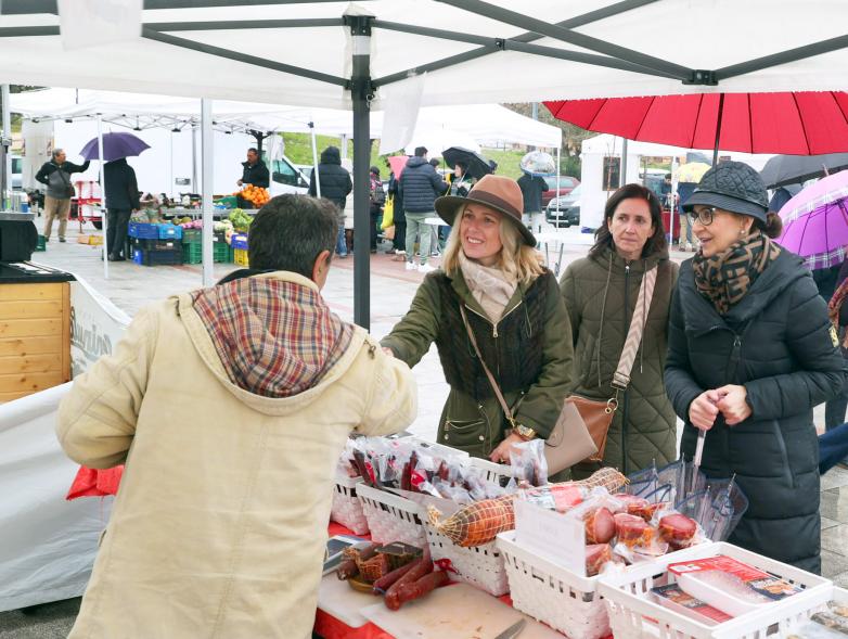 Mercado de Productores 2024, puesto de charcutería