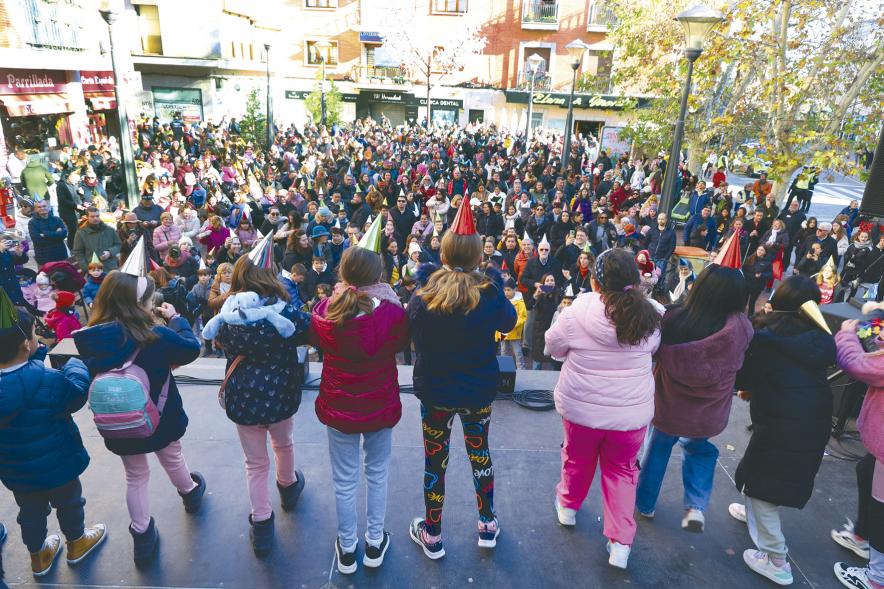 Celebración de las 'Preúvas' 2023, asistentes en el escenario
