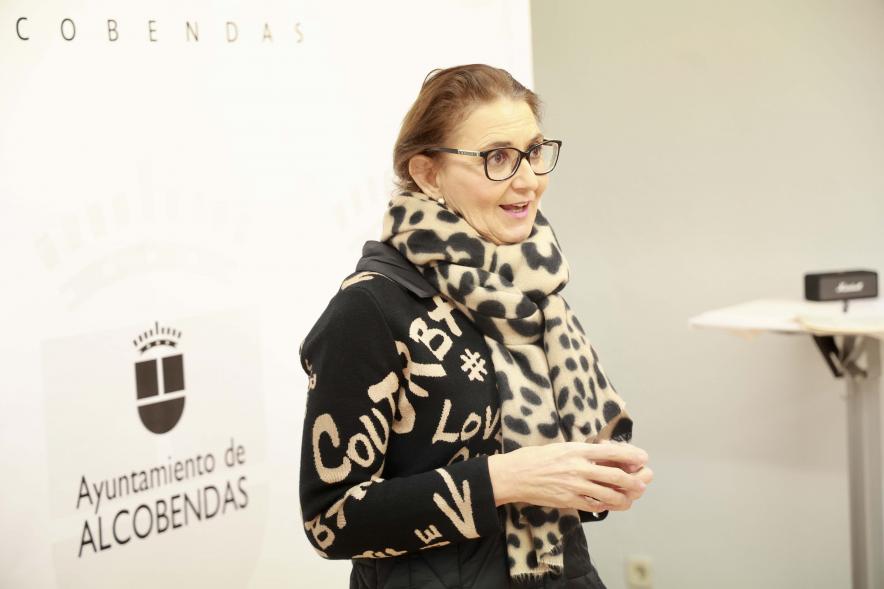 Entrega de reconocimientos del "Programa Mentoring Empresarial 2023", concejala de empleo y comercio