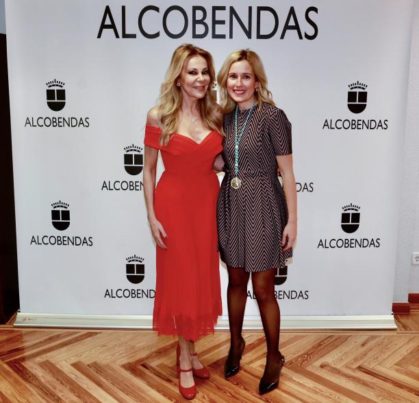 Pregón de las Fiestas de la Virgen de la Paz 2024, Ana Obregón y alcaldesa en el photocall