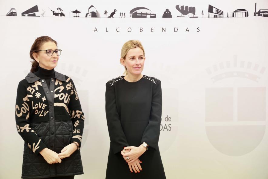 Entrega de reconocimientos del "Programa Mentoring Empresarial 2023", alcaldesa y concejala de empleo y comercio
