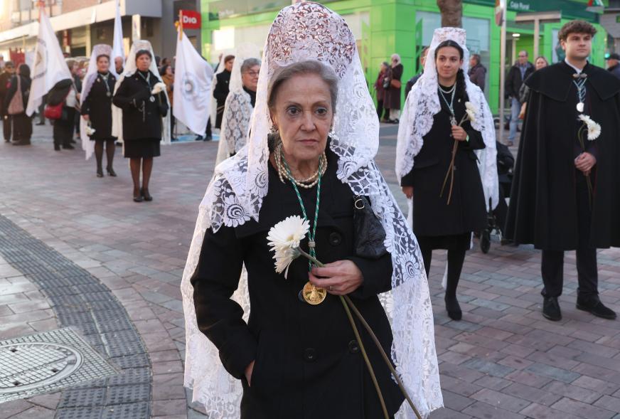 Ofrenda floral 2024, mujer con mantilla
