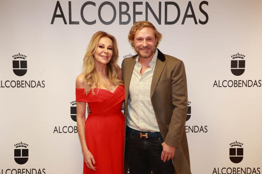Pregón de las Fiestas de la Virgen de la Paz 2024, Ana Obregón y Juan Peña en el photocall