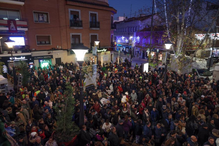 Pregón de las Fiestas de la Virgen de la Paz 2024, asistentes al pregón en la Plaza del Pueblo