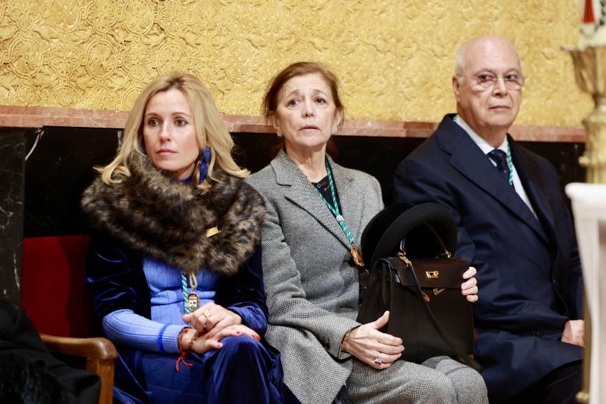 Ofrenda floral 2024, alcaldesa y presidenta de la hermandad