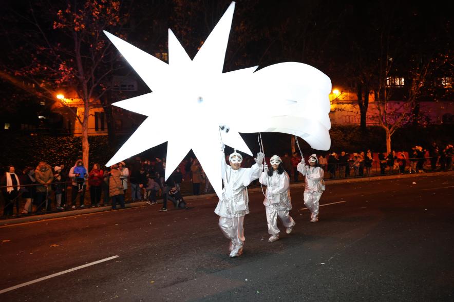 Cabalgata de los Reyes Magos 2024, participantes disfrazadas de estrella