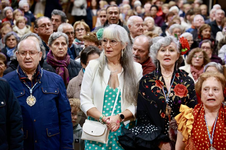 Ofrenda floral 2024, misa en la iglesia san pedro apóstol