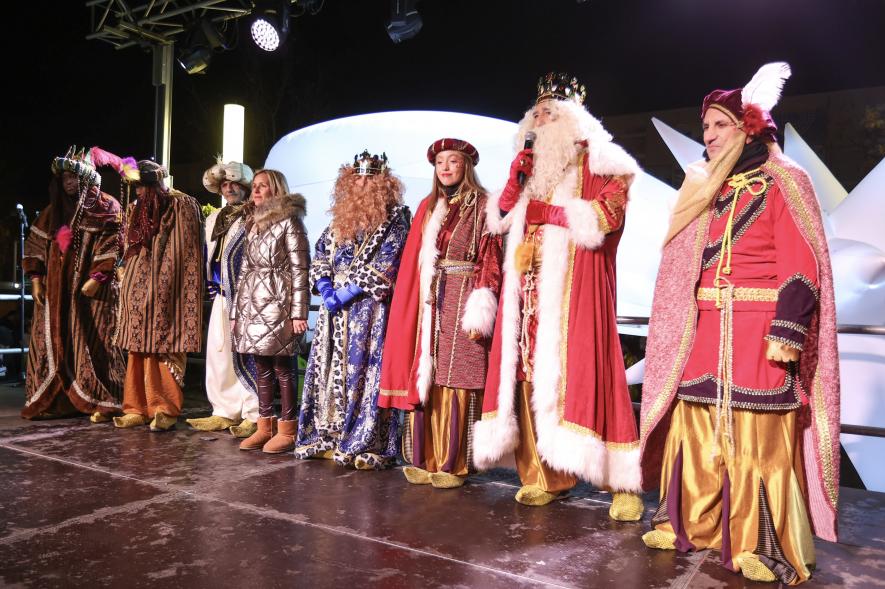 Cabalgata de los Reyes Magos 2024, reyes magos con la alcaldesa