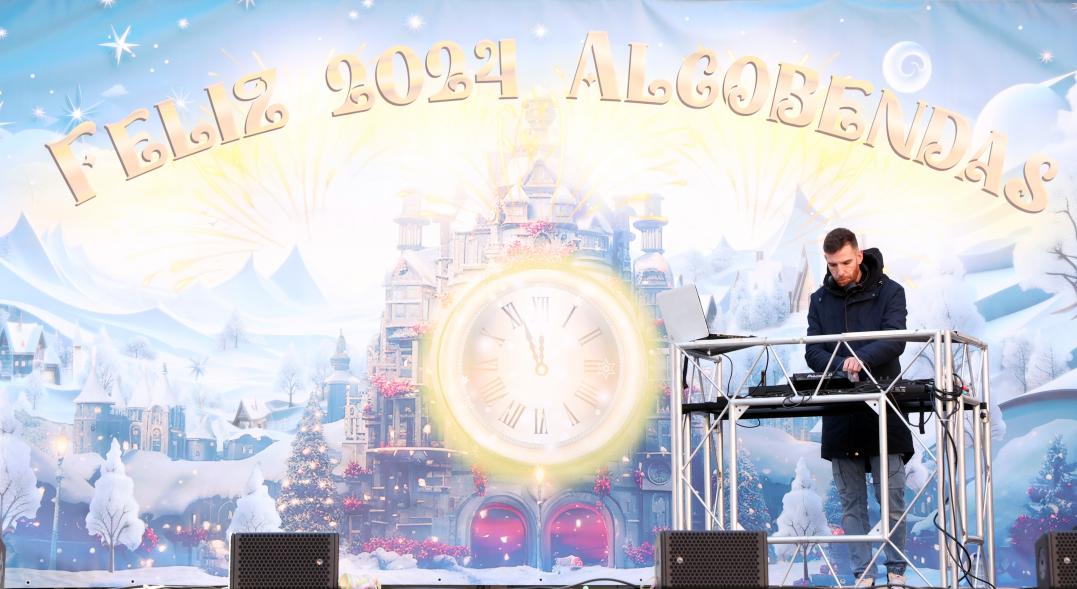 Celebración de las 'Preúvas' 2023, dj amenizando el evento
