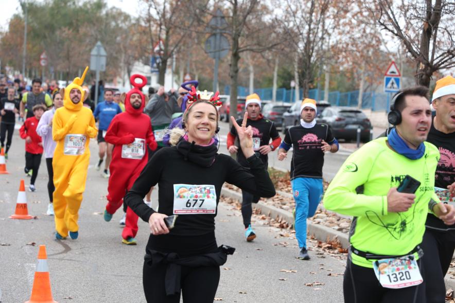 San Silvestre 2023, corredores disfrazados de teletubbies corriendo 