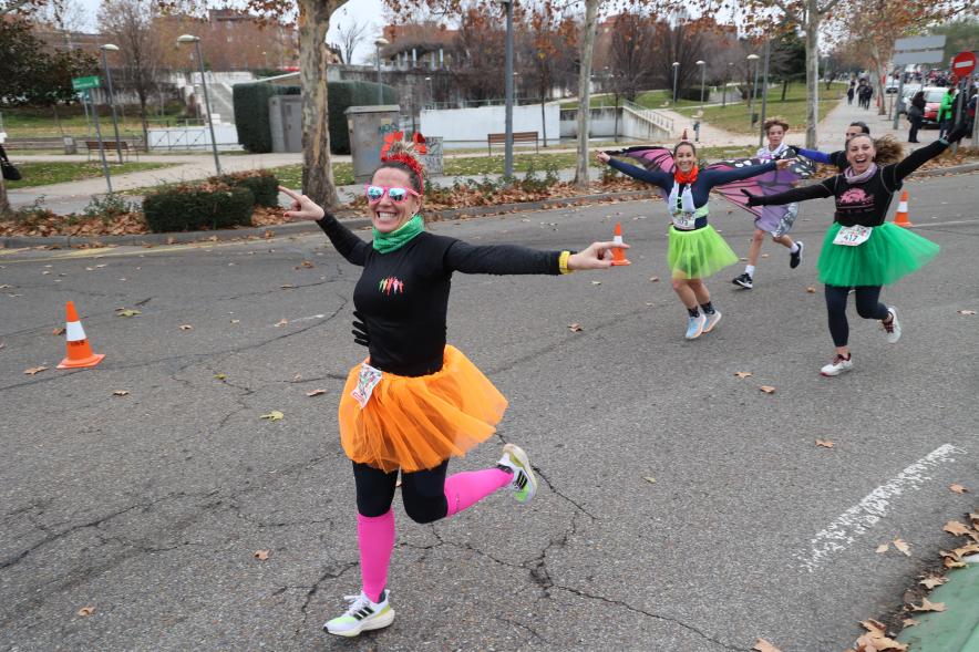 San Silvestre 2023, corredores disfrazados corriendo