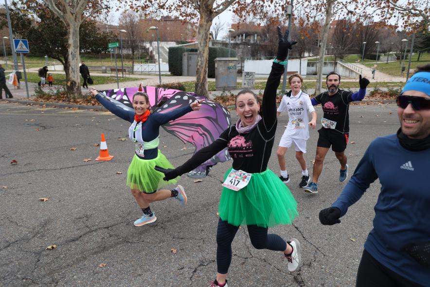 San Silvestre 2023, corredores disfrazados corriendo