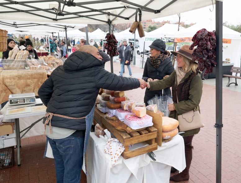 Mercado de Productores 2024, puesto de panadería