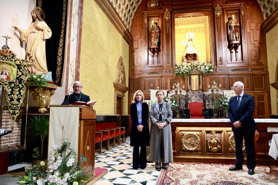 Entrega del bastón de mando al prioste mayor 2024, alcaldesa y presidenta de la hermandad